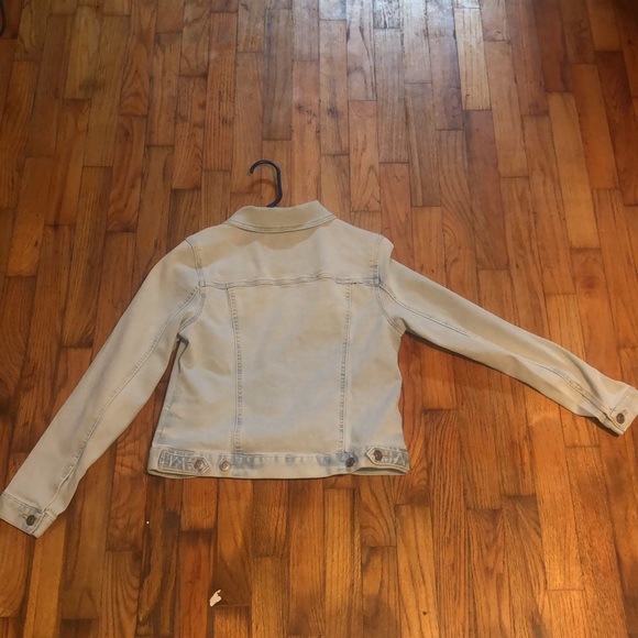 Light denim jean jacket - Picture 4 of 4